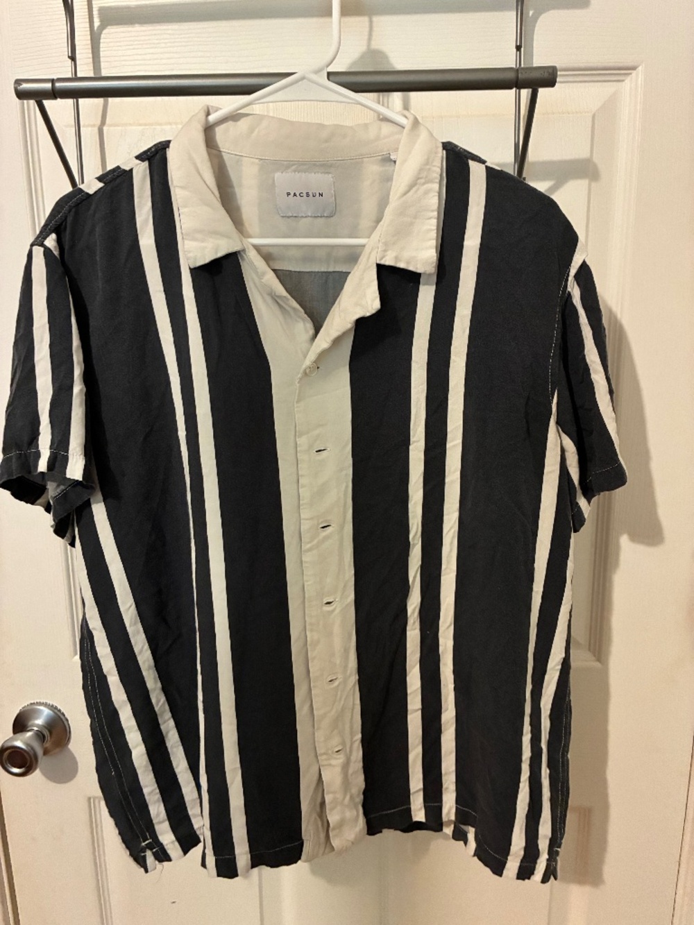 PacSun Men’s Black & White Vertical Stripe Short-Sleeve Button-Up